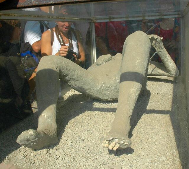 Pompeii - body casts (5)