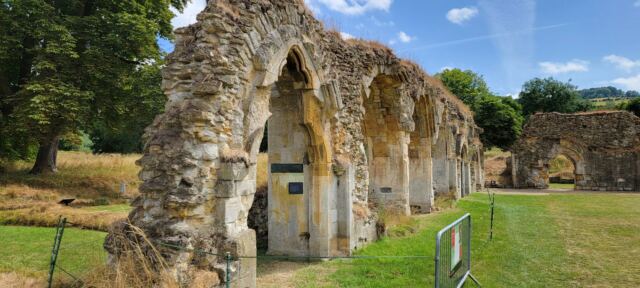 Hailes Abbey ruins (09)
