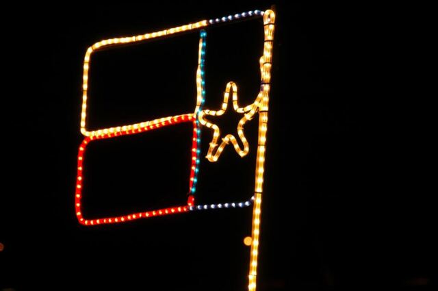texas-flag-on-riverboat