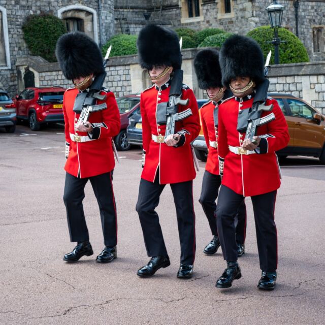 Kings Guard - marching 03