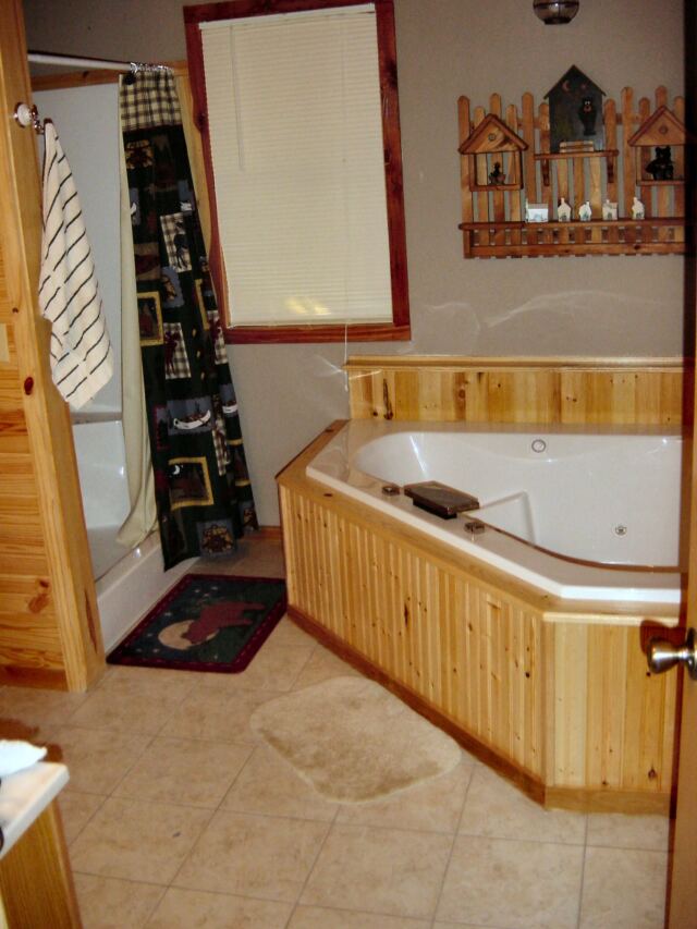 cabin-5-master-bath