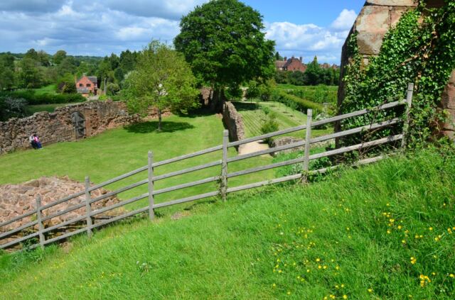 Kenilworth Castle - Back Walls 2