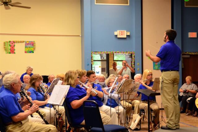 andrew-conducts-denton-new-horizons-band-2-