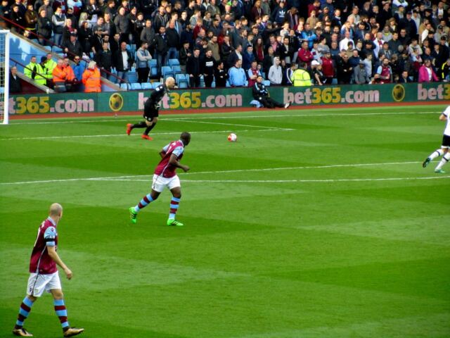 Villa v Spurs - match action (13)