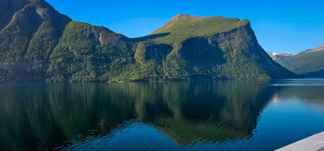 Bolette early morning crusing into the Norwegian Fjords 16