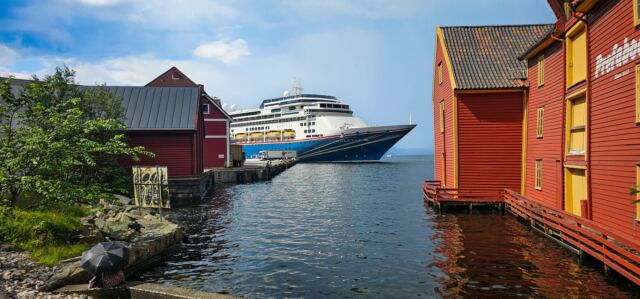 Bolette through the buildings