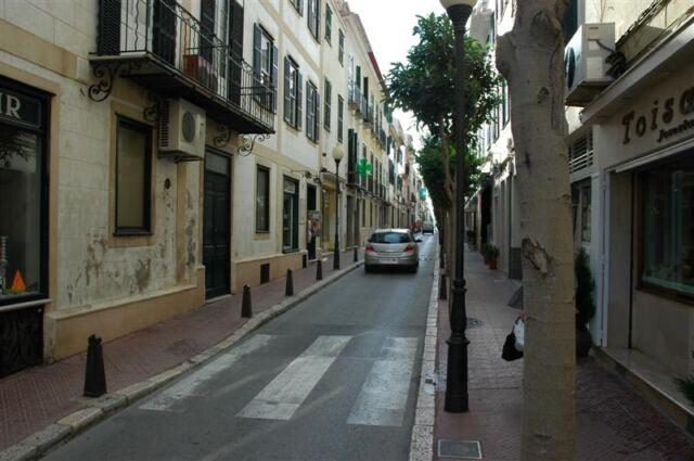 Narrow streets - one way!