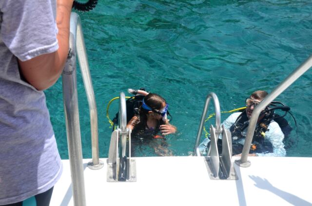 Alex completes her dive skills certification 4