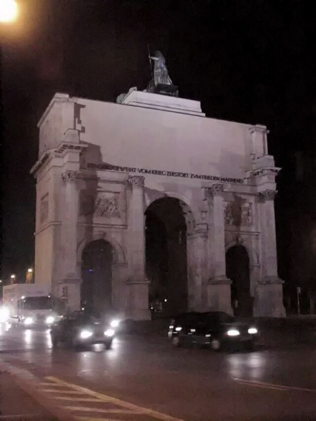 Memorial arch in Munich