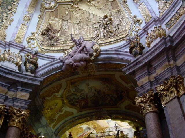 detail-above-altar
