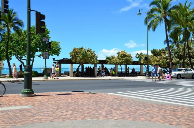 waikiki-beach-from-cheeseburger-in-paradise