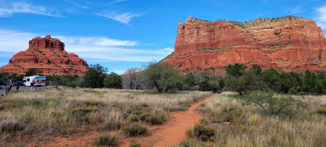 Bell Rock and Courthouse Butte (1)