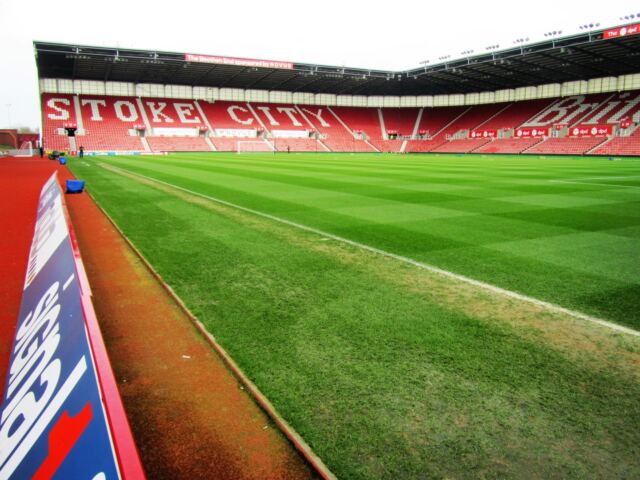 The Britannia - pitchside pre-match (4)