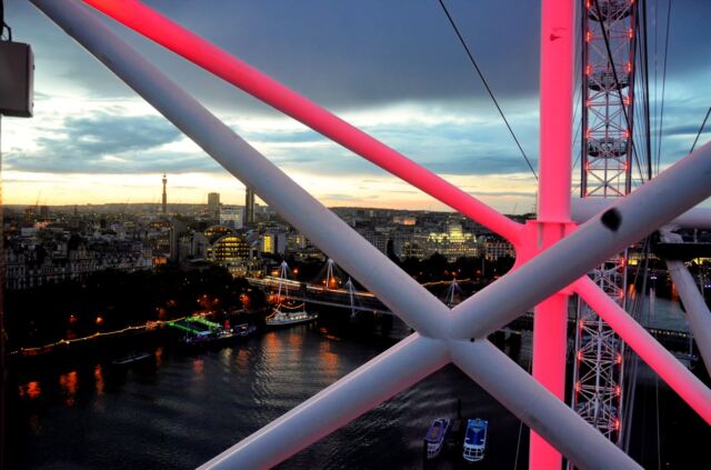 London Eye - inner wheel at sunset