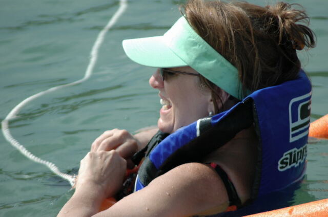 mom-floating-in-the-cove