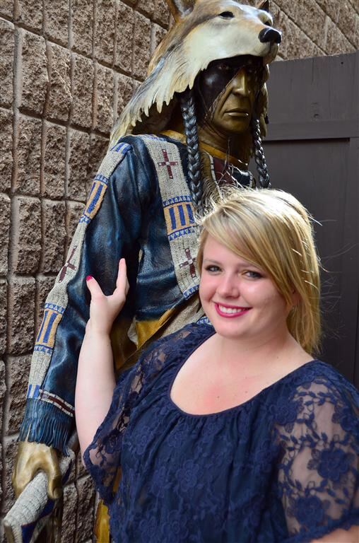 Mel and Indian statue