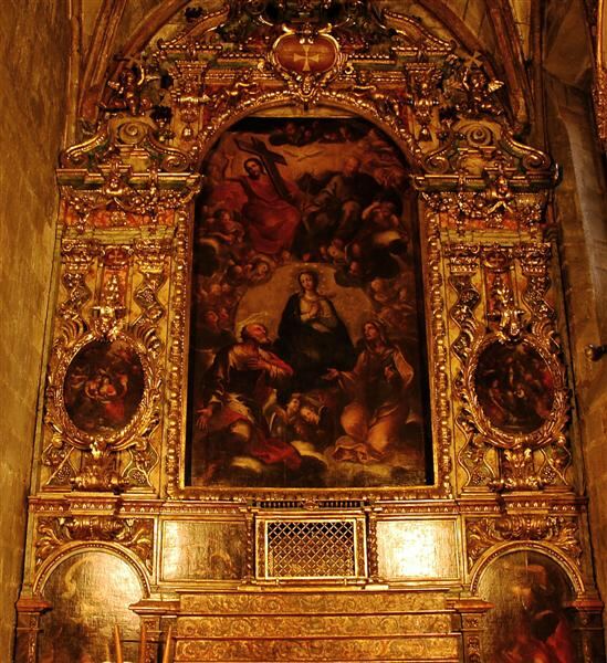 Side altar details