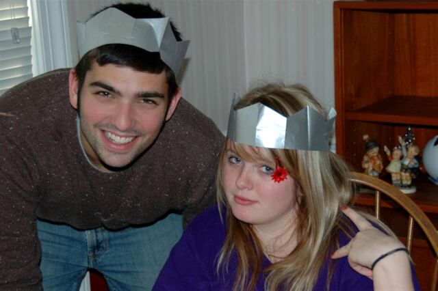 andrew-and-melanie-sporting-christmas-cracker-crowns