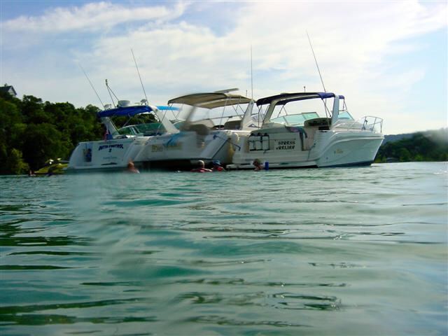 boats-tied-together