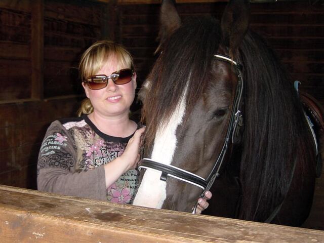 Kathy and her horse (1)