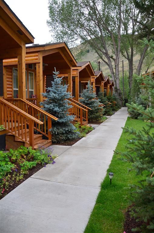 Rustic Inn - exterior shots (4)