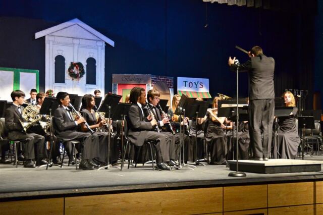 conducting-the-fhs-concert-band-4-