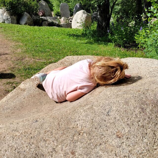 Shiloh on the rocks 2