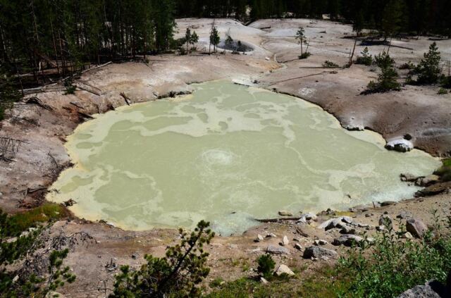 Sulphur Caldron (1)