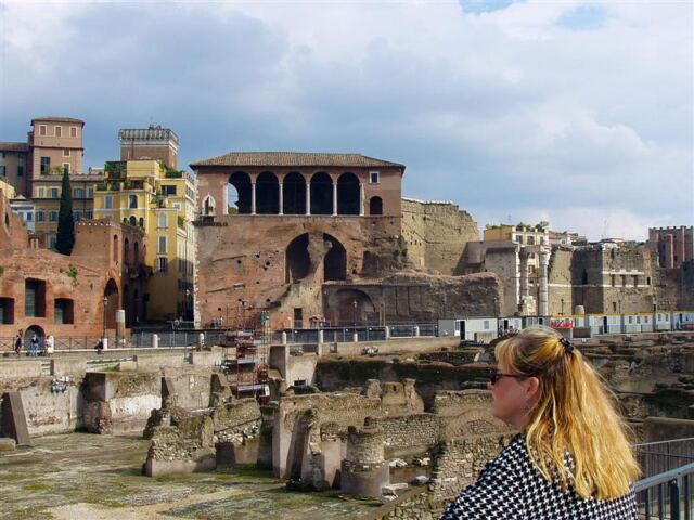 PO - Kathy looks at Roman ruins