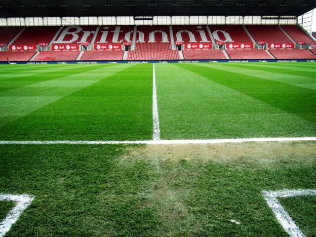 The Britannia - pitchside pre-match (5)