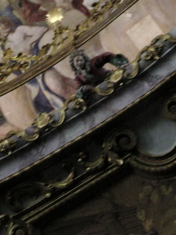 more-detail-along-railing