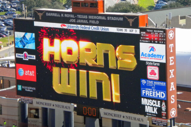 Horns Win!