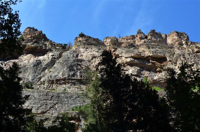 Cliffs along the trail (3)