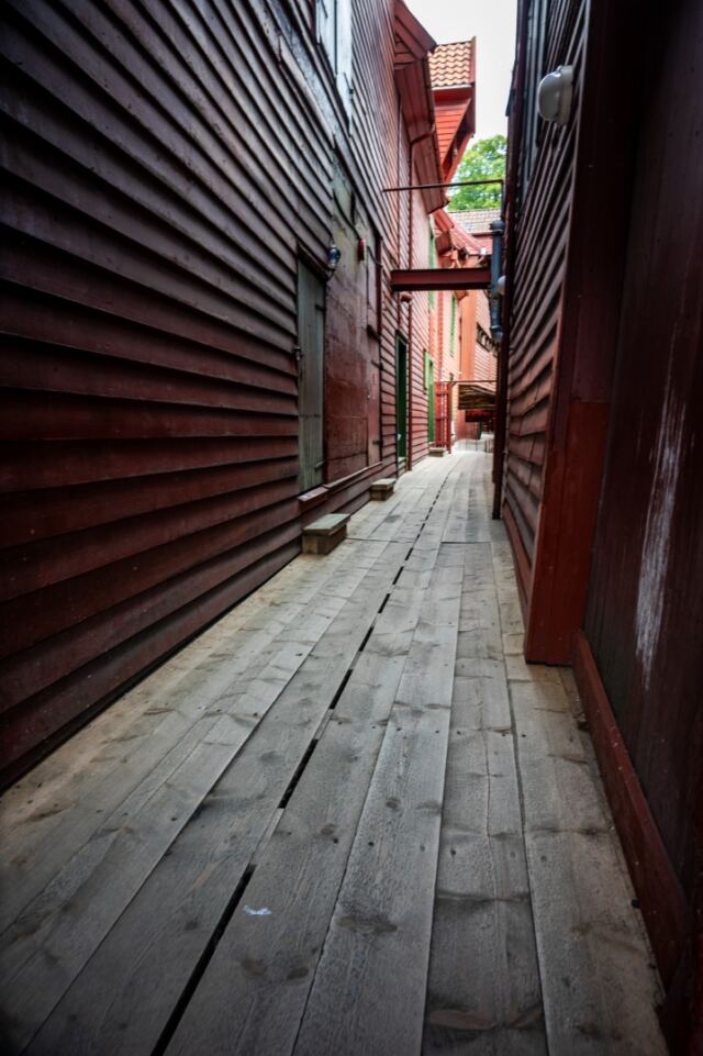 Hansakvarteret Bryggen alleyways 07