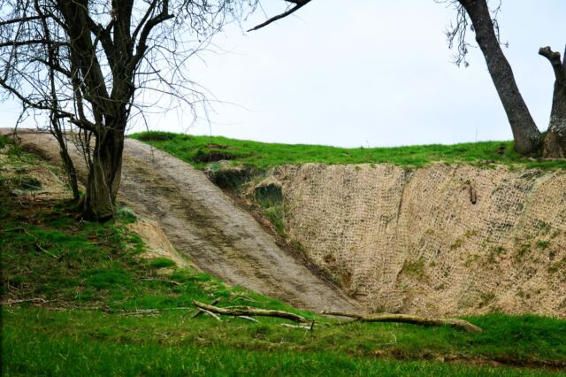 Steep downhill (1)