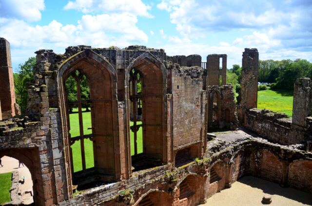 Kenilworth Castle - Great Hall 11