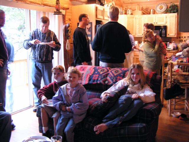 children-family-at-suzanne-gene-s-cabin