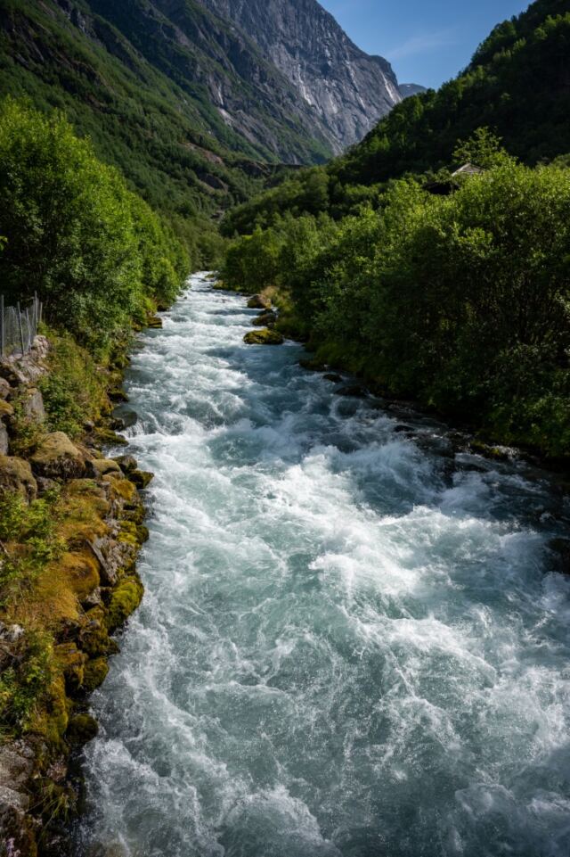 Briksdal stream 03