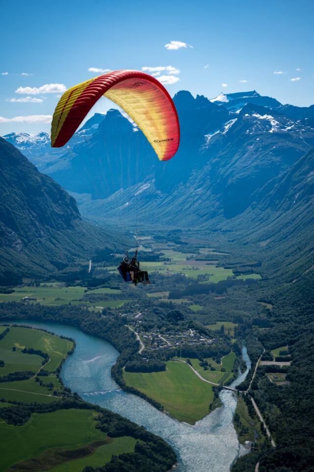 Andalsnes paraglider 02