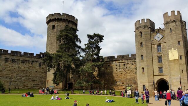 warwick-castle-interior-9