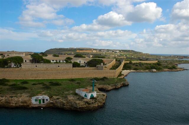 Walled fort at mouth of channel