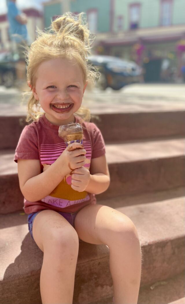 Shiloh knows how to enjoy ice cream 3