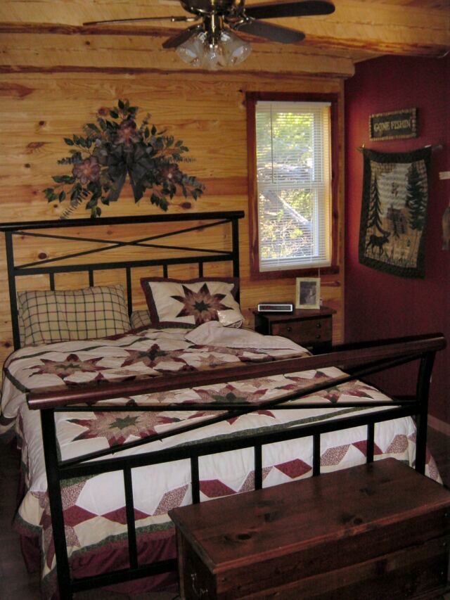 cabin-5-master-bedroom