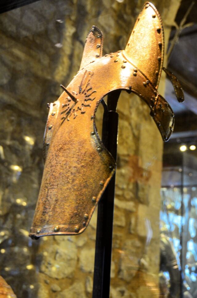 Gold-guilded horse armor