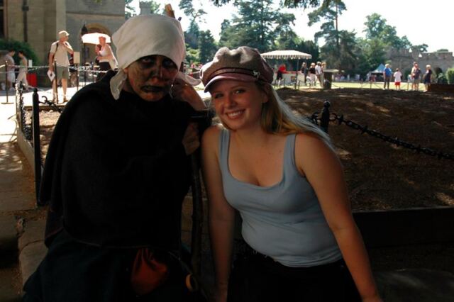 Mel and spooky dungeon lady