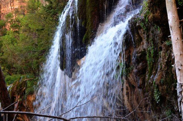 Hanging Lake waterfall (3)