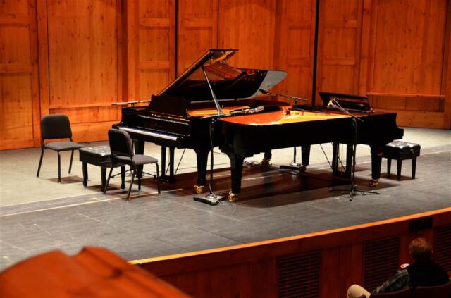 Dueling pianos