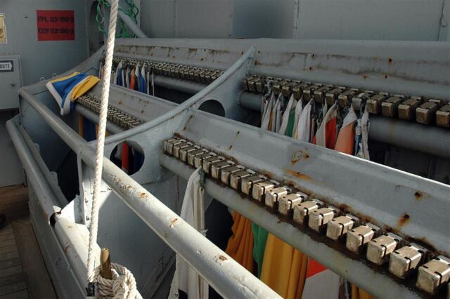 Signal flag storage