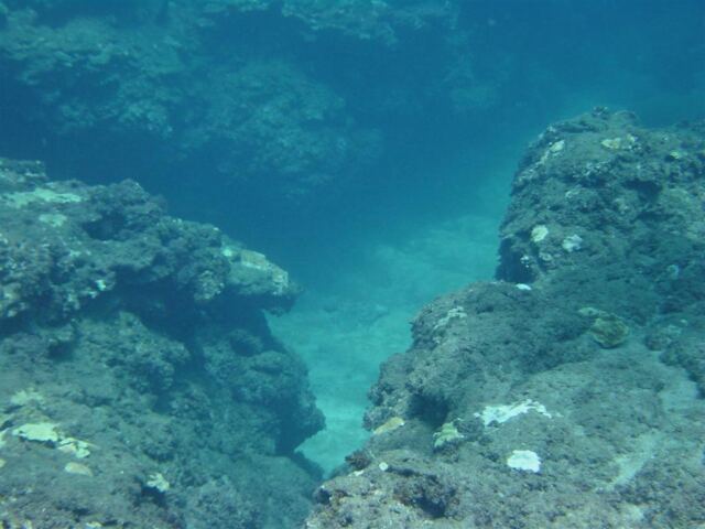 Napali diving -  rock formations (1)