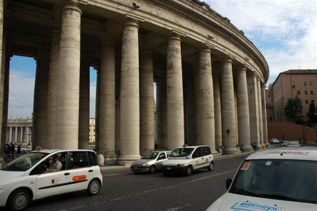 Exterior columns of St. Peter's Square